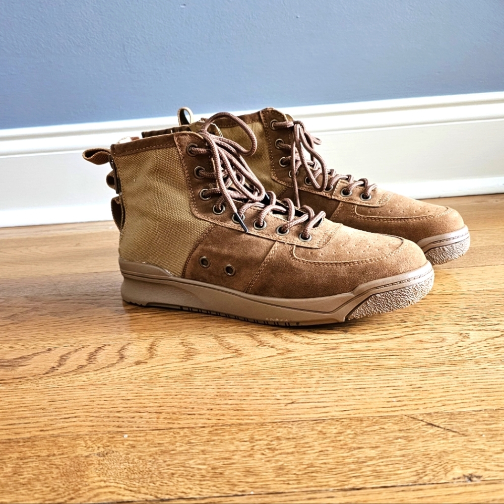 NEW! Forever Link Womens Lace-Up Retro Fashion Sneaker Boot
